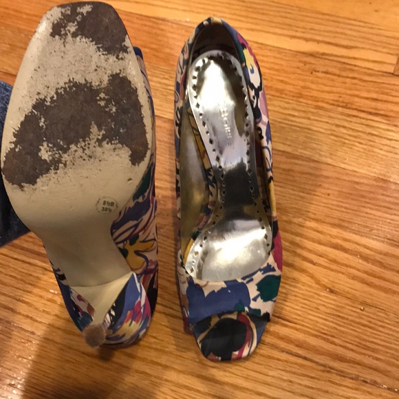 BCBGGENERATION floral shoes - Picture 4 of 4